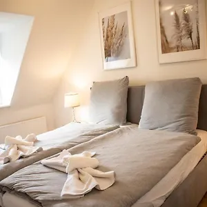 Apartment Fuer 4 Gaeste In Laatzen Messe- Und Citynah, Hannover
