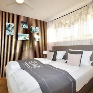 elbhus-hamburg.hamburg-hotels-de.com/